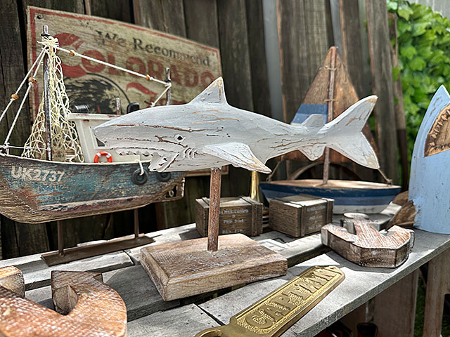 楽天市場】サメ 歯（インテリア小物・置物｜インテリア・寝具・収納