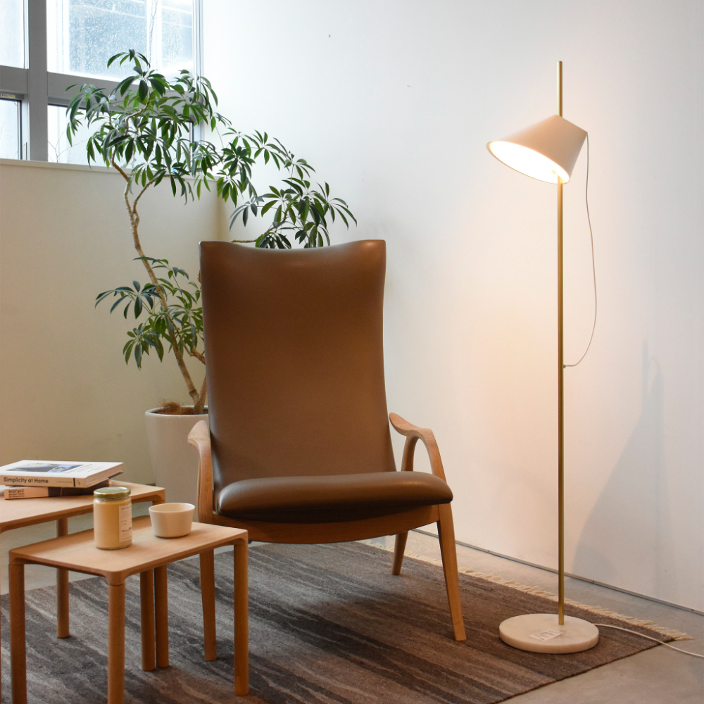 洗練された明かりの空間を作ろう！おしゃれな北欧フロアライト23選