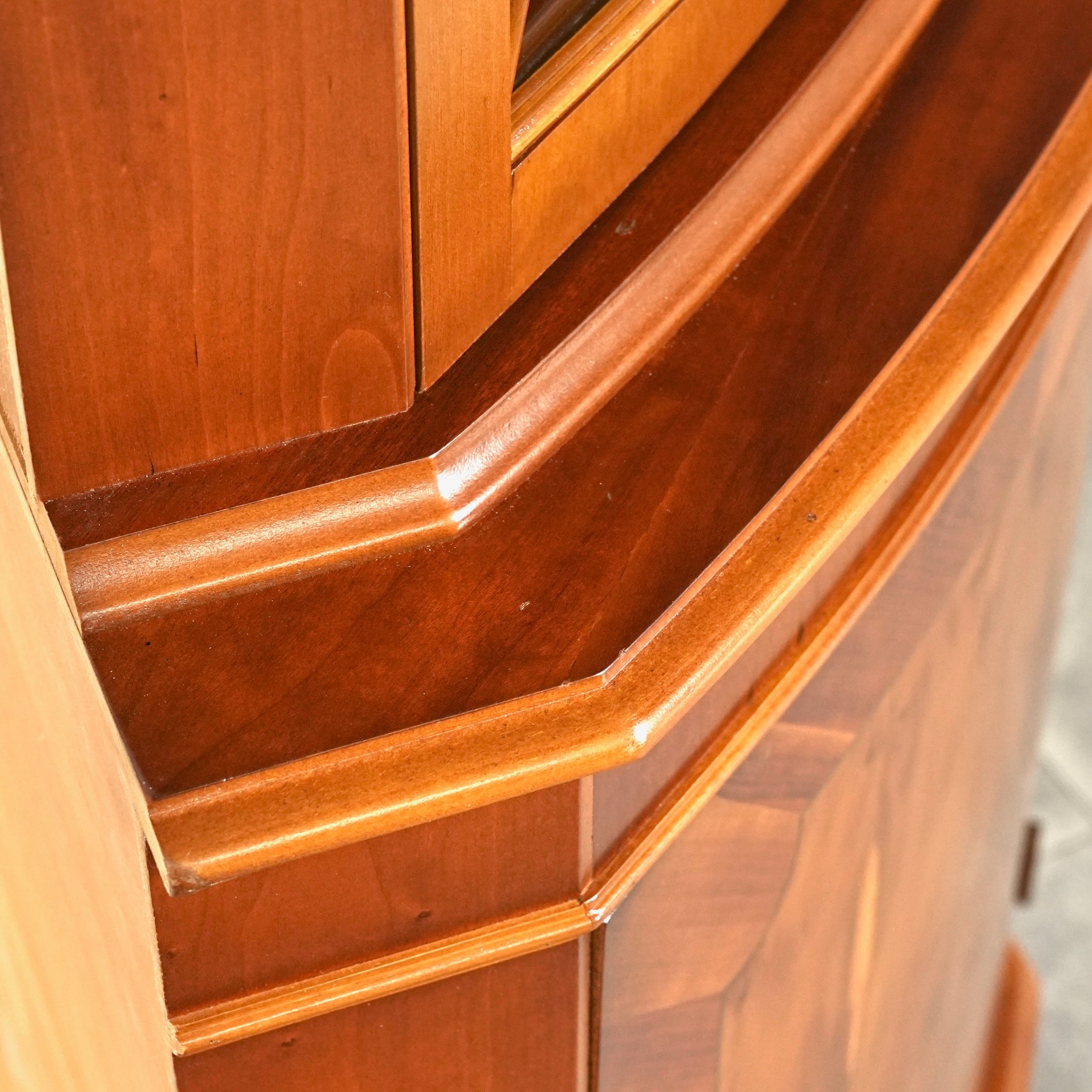 英国クラシック ヴィンテージ コーナーキャビネット – TIME HYPE