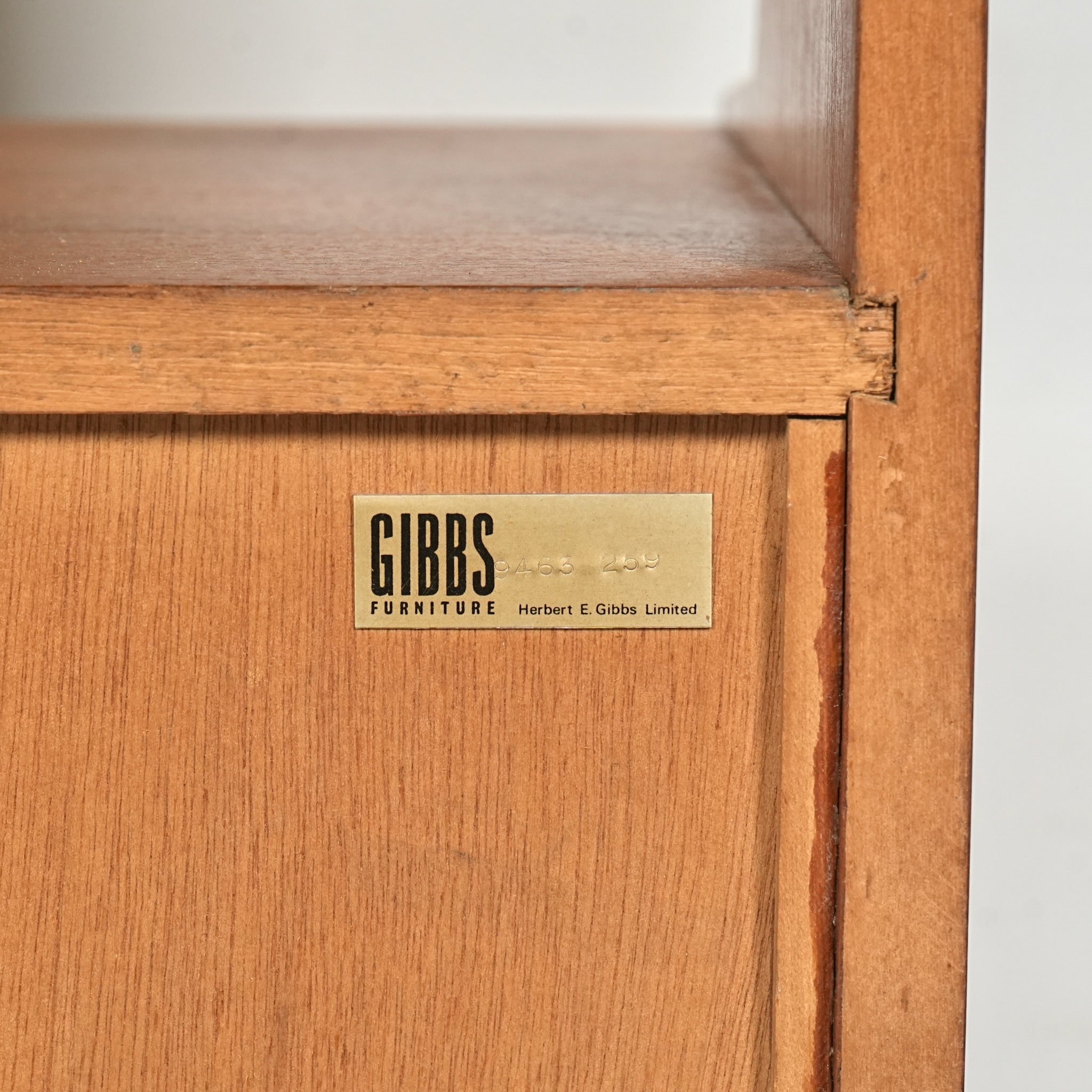 Herbert E. Gibbs】ヴィンテージ ガラスキャビネット – TIME HYPE