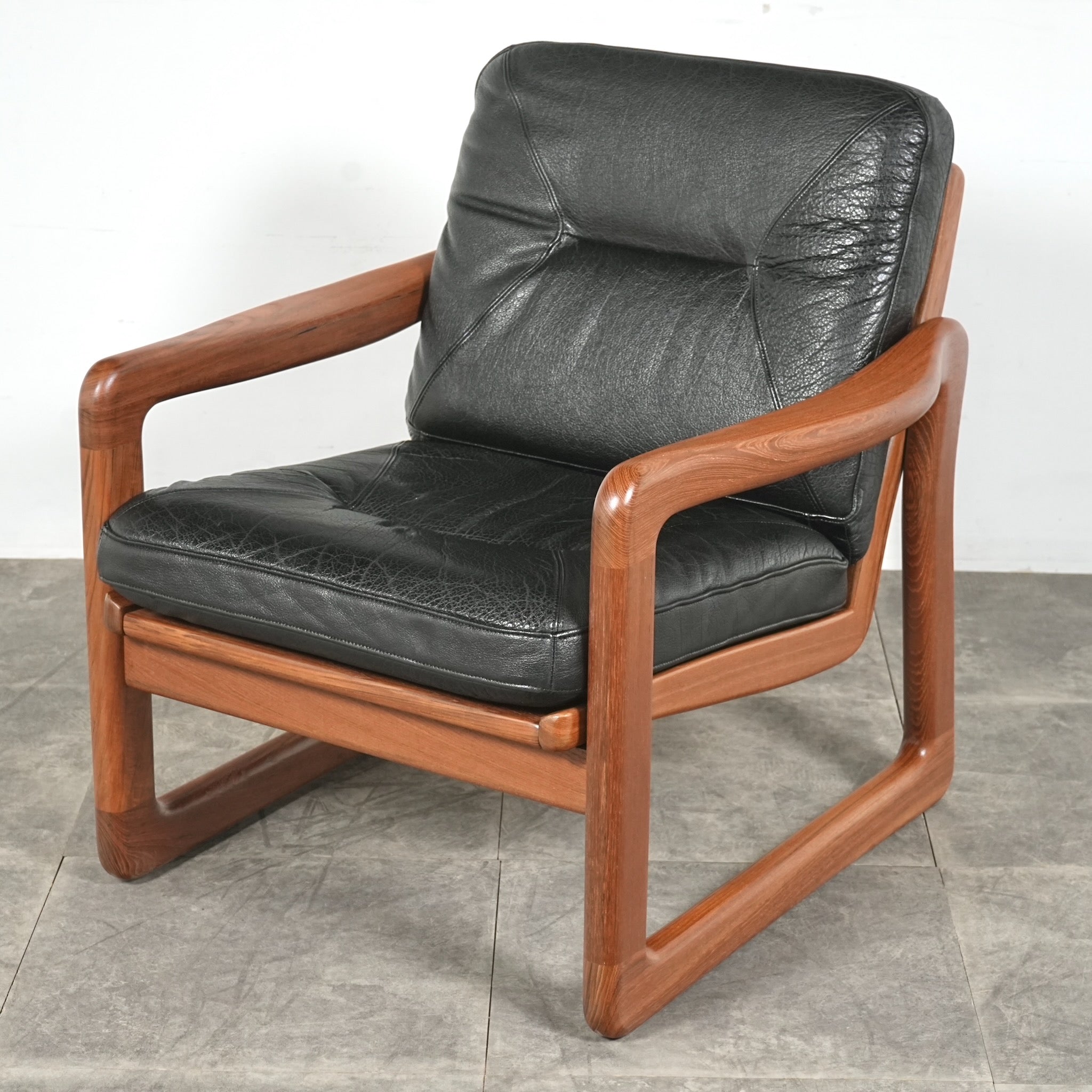 EMC Furniture】1Pレザーソファ / イージーチェア – TIME HYPE