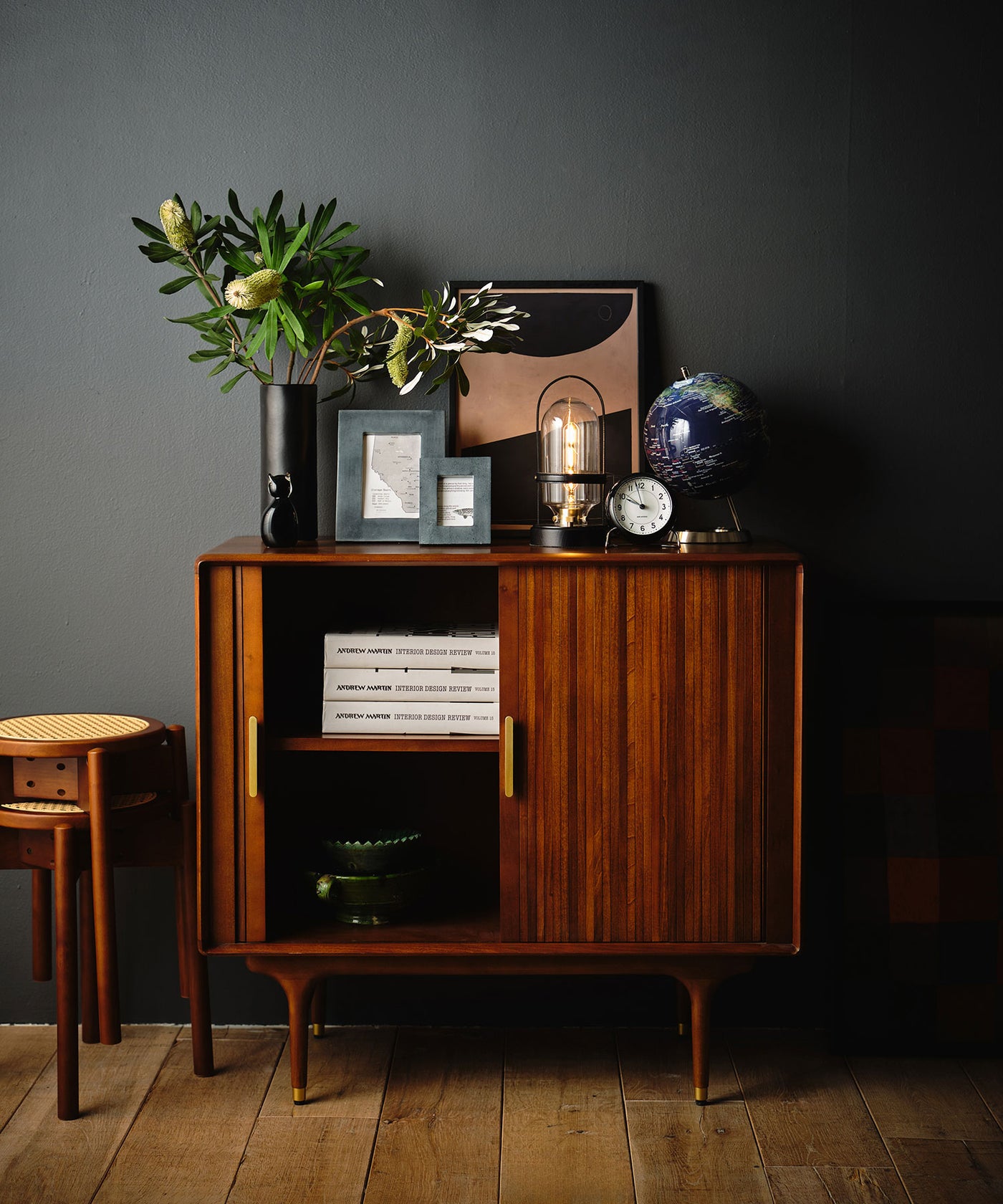 JULIE ローキャビネット ダークブラウン - 北欧ヴィンテージデザインの