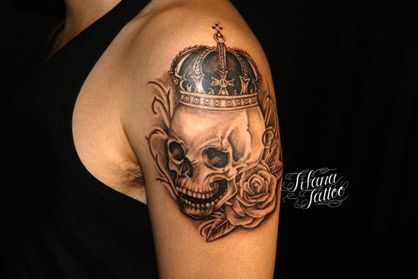 スカル|王冠|薔薇のタトゥー – Tifana Tattoo – 東京・渋谷のタトゥー