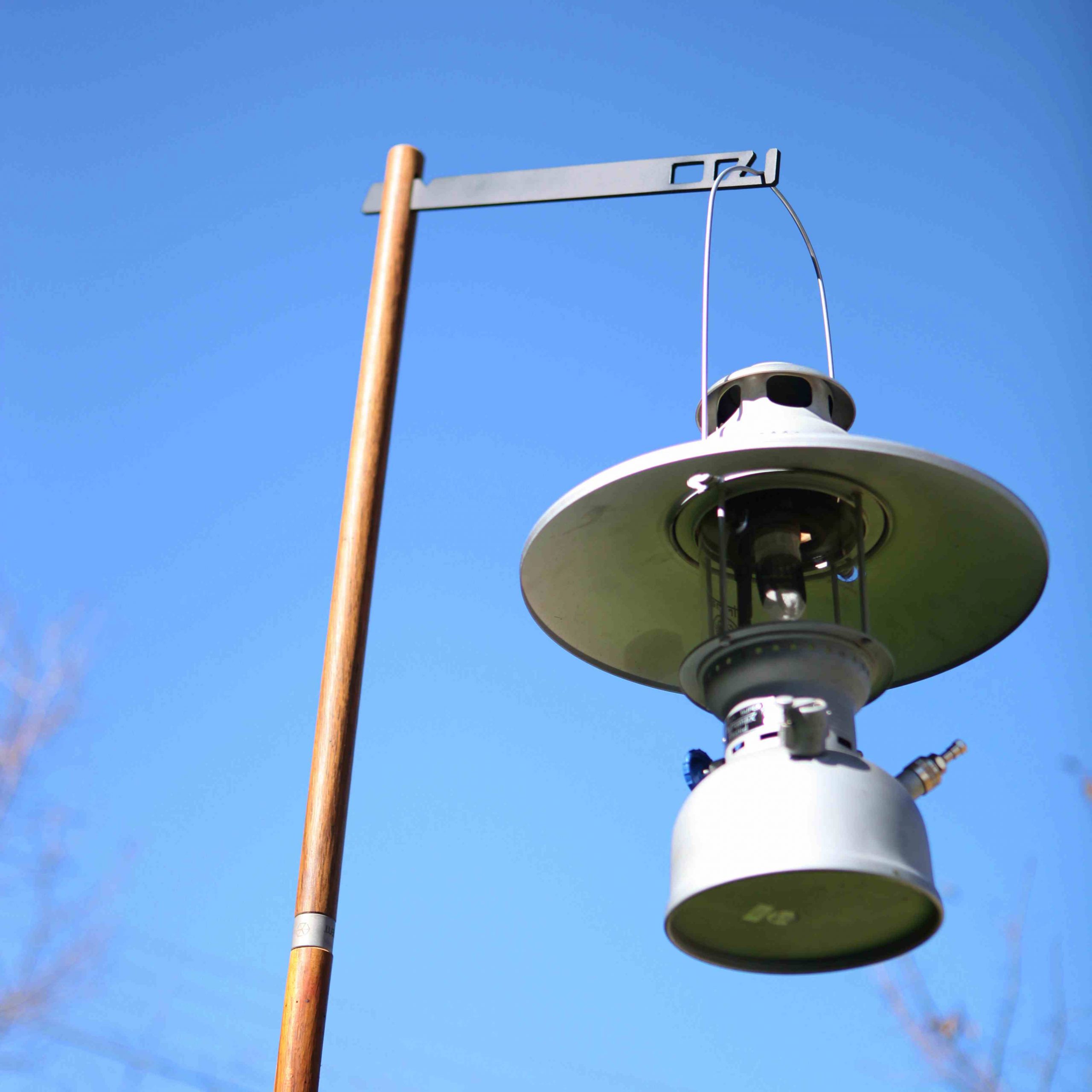 ウッドキャンプランタンスタンド - TiiTENT