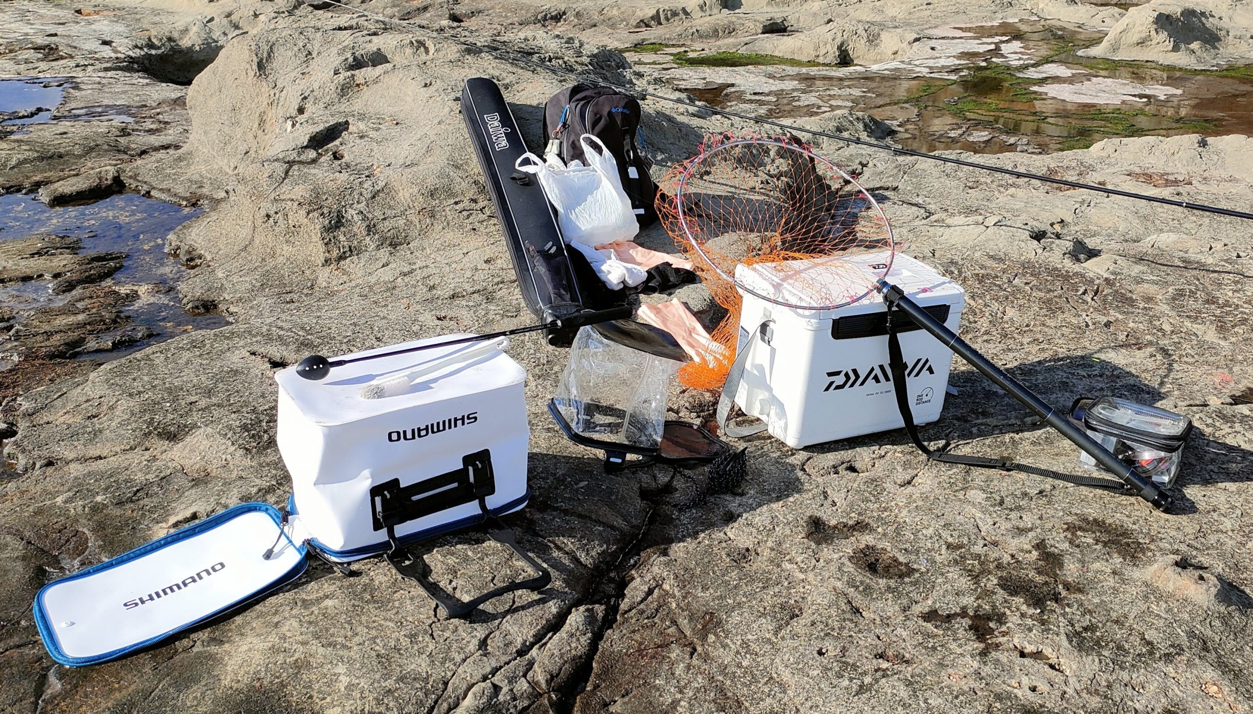 磯釣りに必要な物は？ 必須アイテムと、あると便利なグッズを紹介し