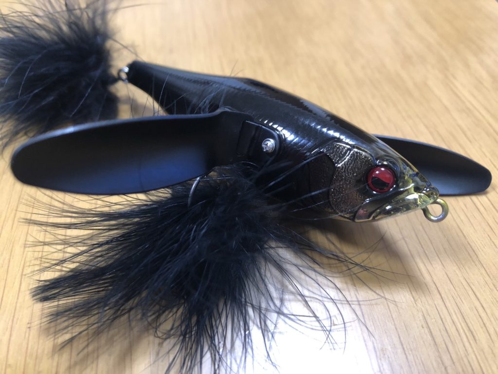 バス釣りで実績の高い羽根モノはこれ！ビックバスを呼ぶおすすめ