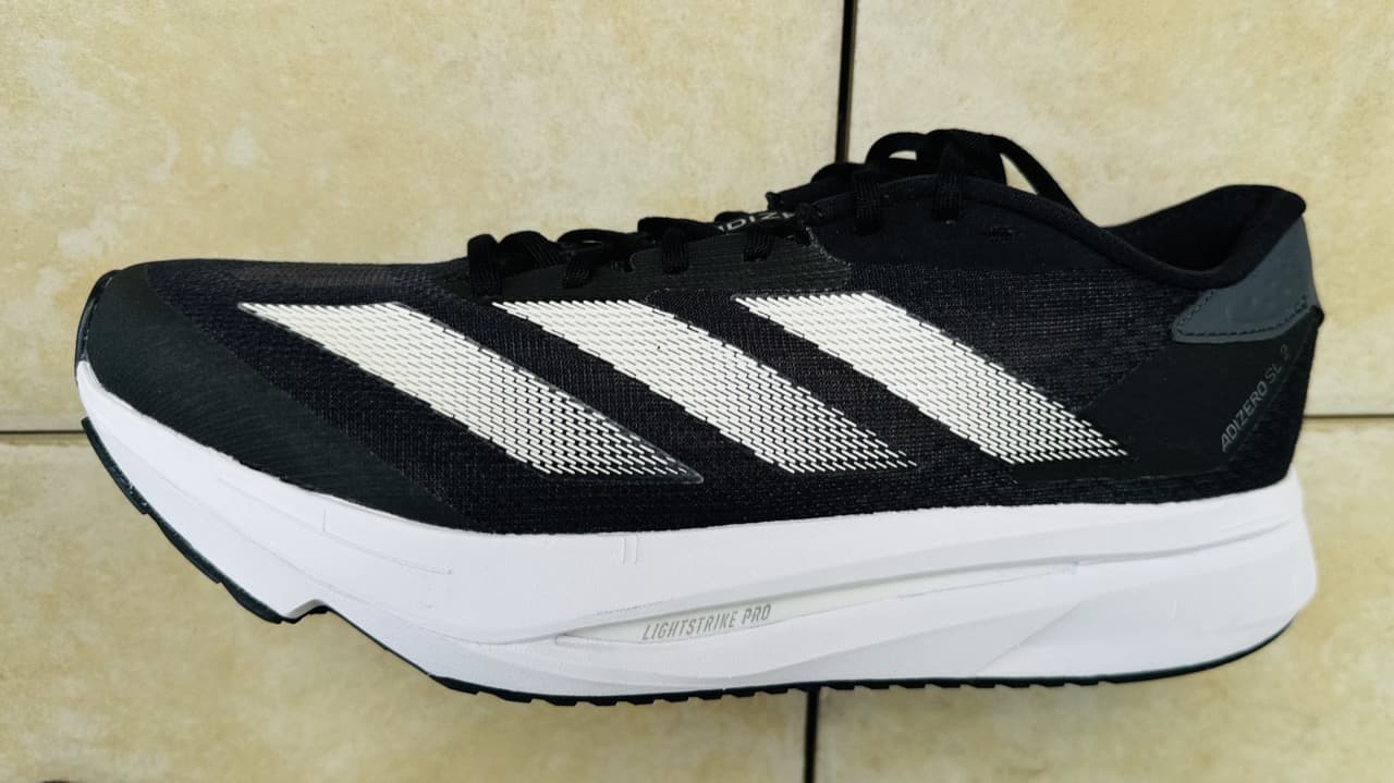 レビュー】Adidas アディゼロ SL2：万能シューズ。シュータン以外は