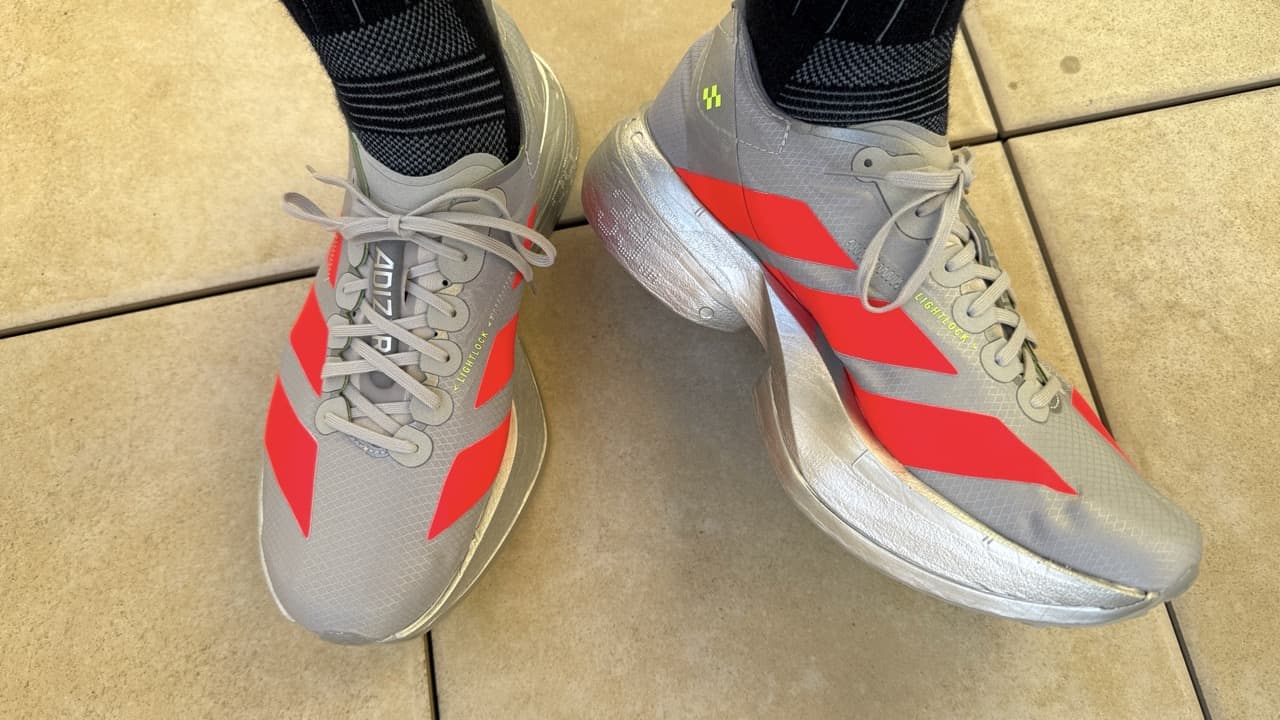 レビュー】Adidas アディゼロ アディオス プロ4：プロ3の不満点が解消