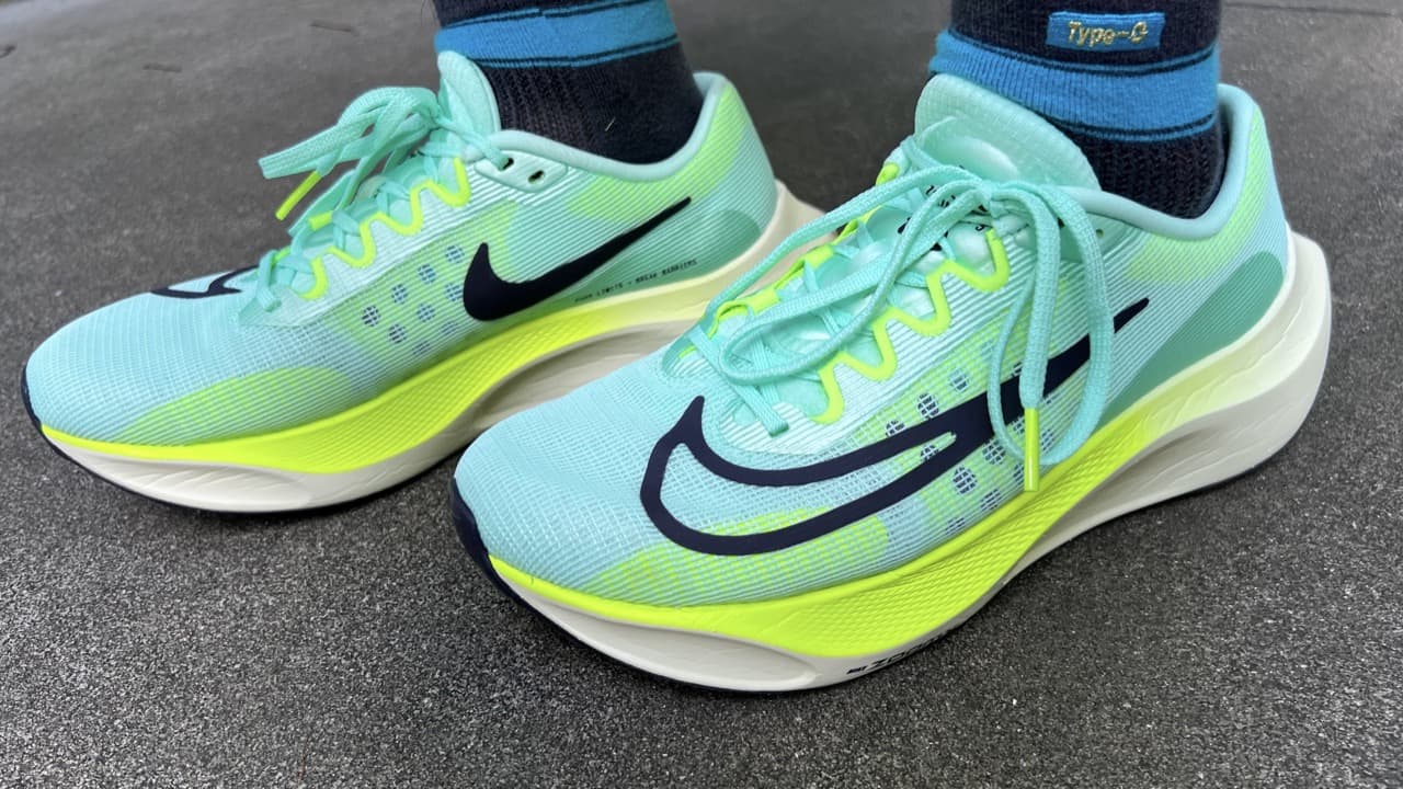 レビュー】Asics ズームフライ 5：Nikeの隠れ最強シューズ｜ともらん！