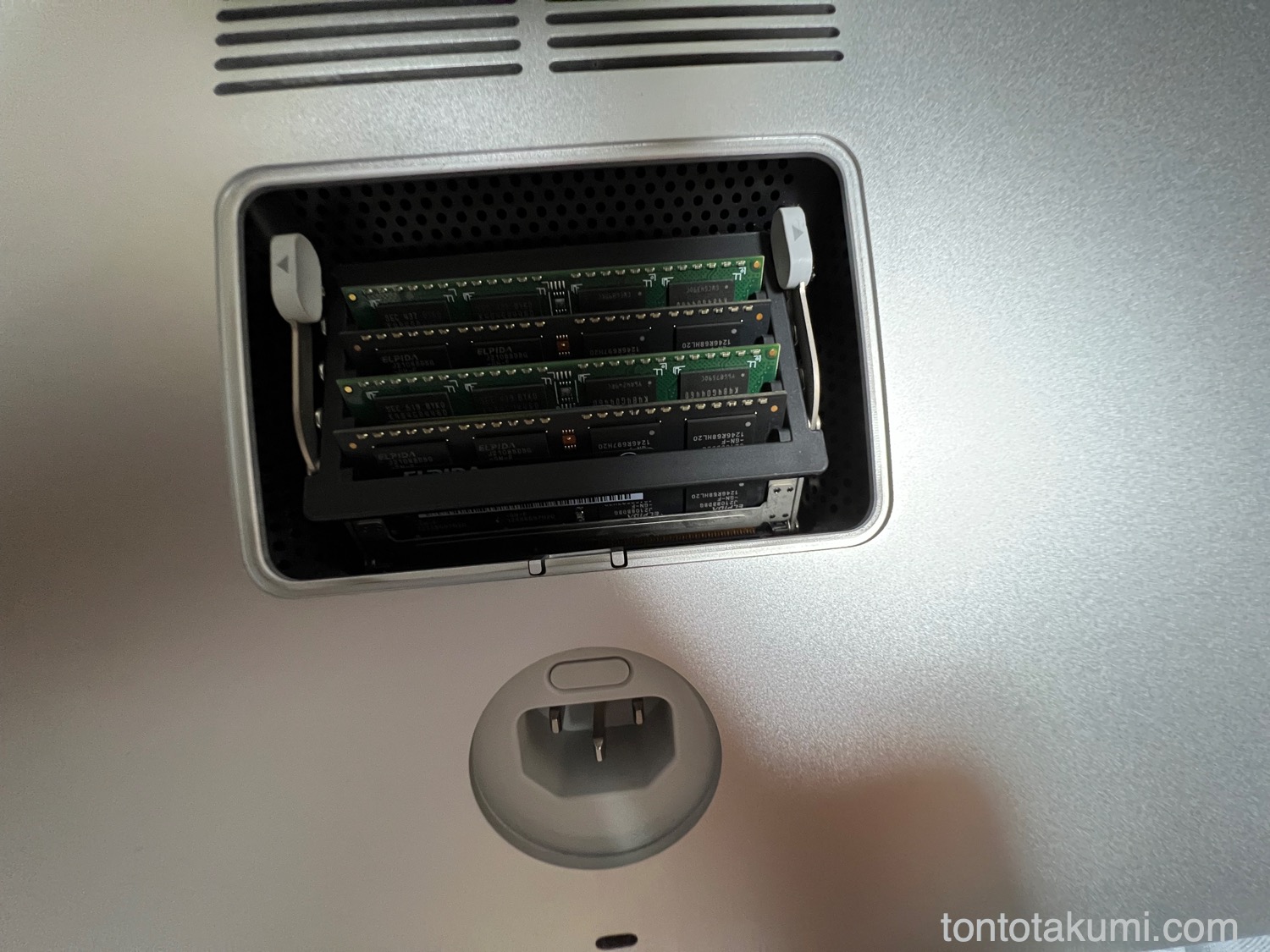 iMac 27インチ Late 2012のメモリを24GBに増設する方法 - tontotakumi.com