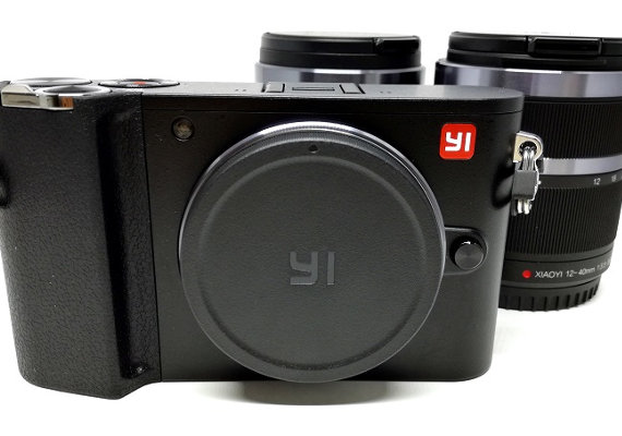 ミラーレス一眼カメラ「Xiaomi YI Digital Camera M1」小型・軽量で