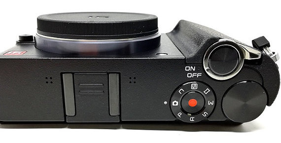 ミラーレス一眼カメラ「Xiaomi YI Digital Camera M1」小型・軽量で