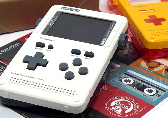 モジュラー型のゲームコンソール「GameShell」をレビュー！マルチ
