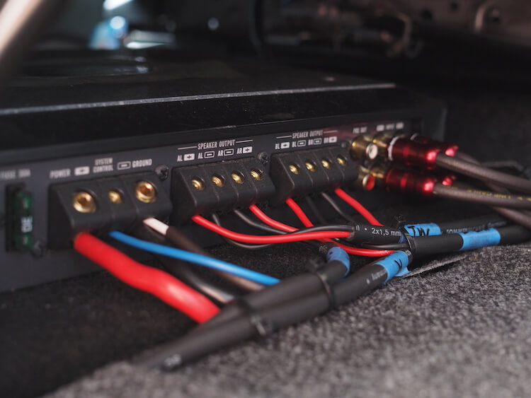 ダイハツ ムーヴに仮想アースボックス VE−01を取り付けました