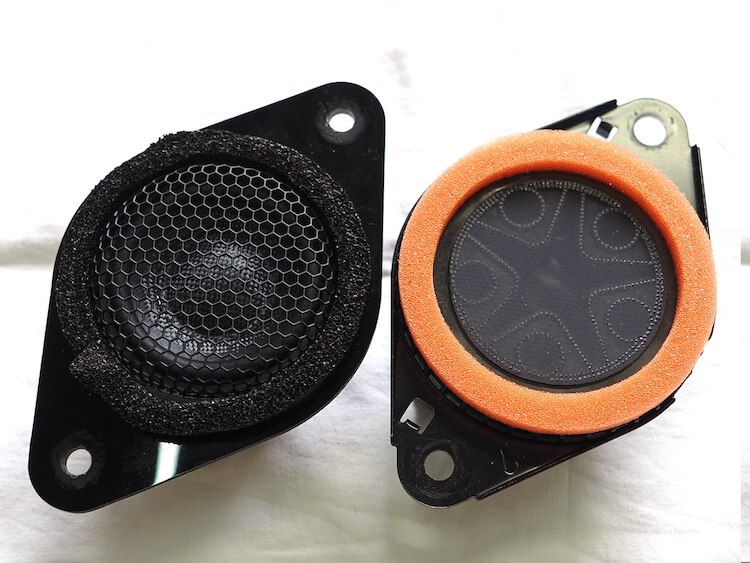 トヨタ ランドクルーザー ミッドレンジとセンタースピーカー交換