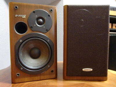 ONKYO D-202AII LTD 同シリーズの中で最も重量があるシステムの内部