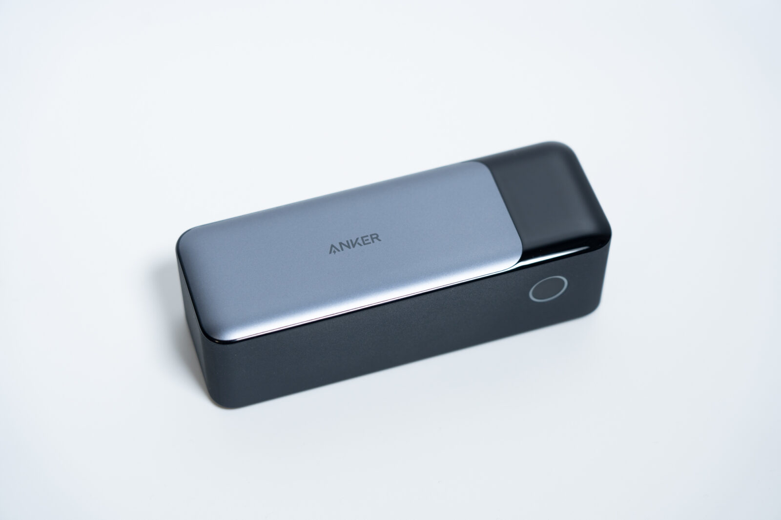 Anker 737 Power Bank レビュー。最大140W出力で16インチMacBook Proに