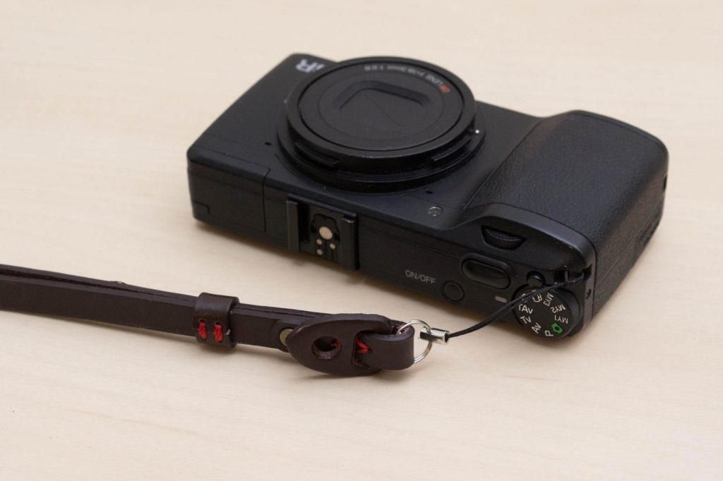 コンデジの落下防止に。リコー GR 用に「EtsHaim 本革ハンドストラップ