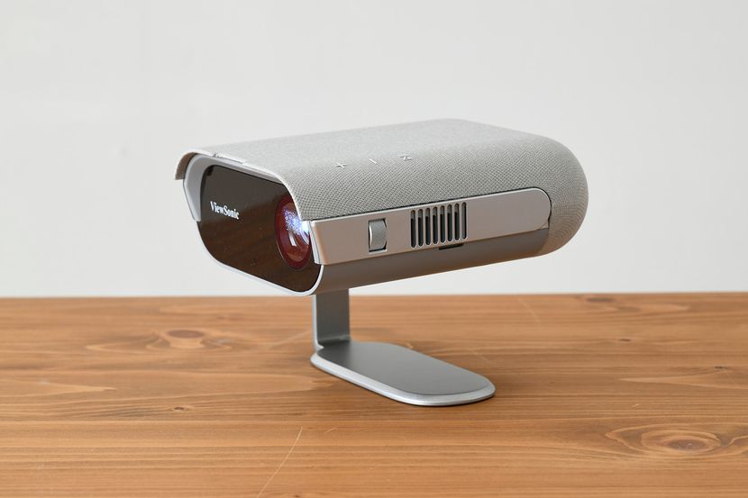 レビュー】初心者でも操作が簡単！壁さえあれば寝ながら大画面で