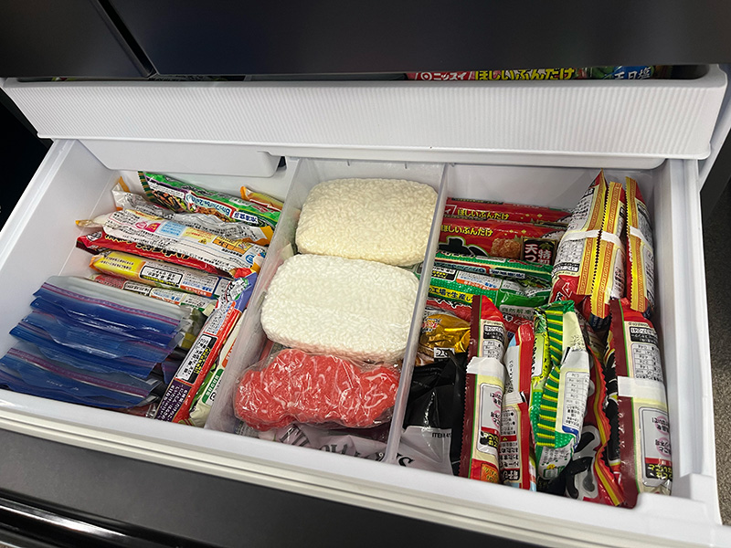 2025年最新】シャープの薄型冷蔵庫がすごい！省エネ・食品ロス対策