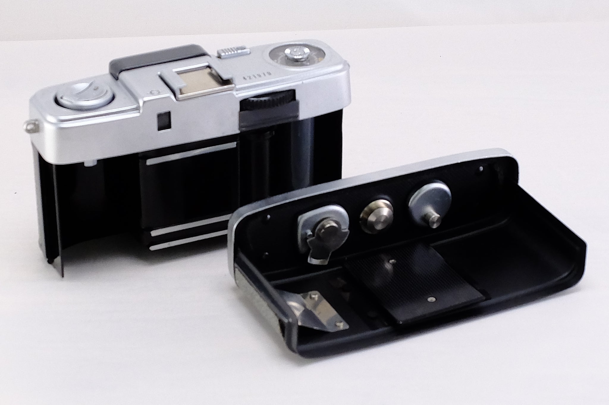 OLYMPUS PEN 初期型 1959年製 ハーフサイズカメラ 整備品 – 東京CAMERA