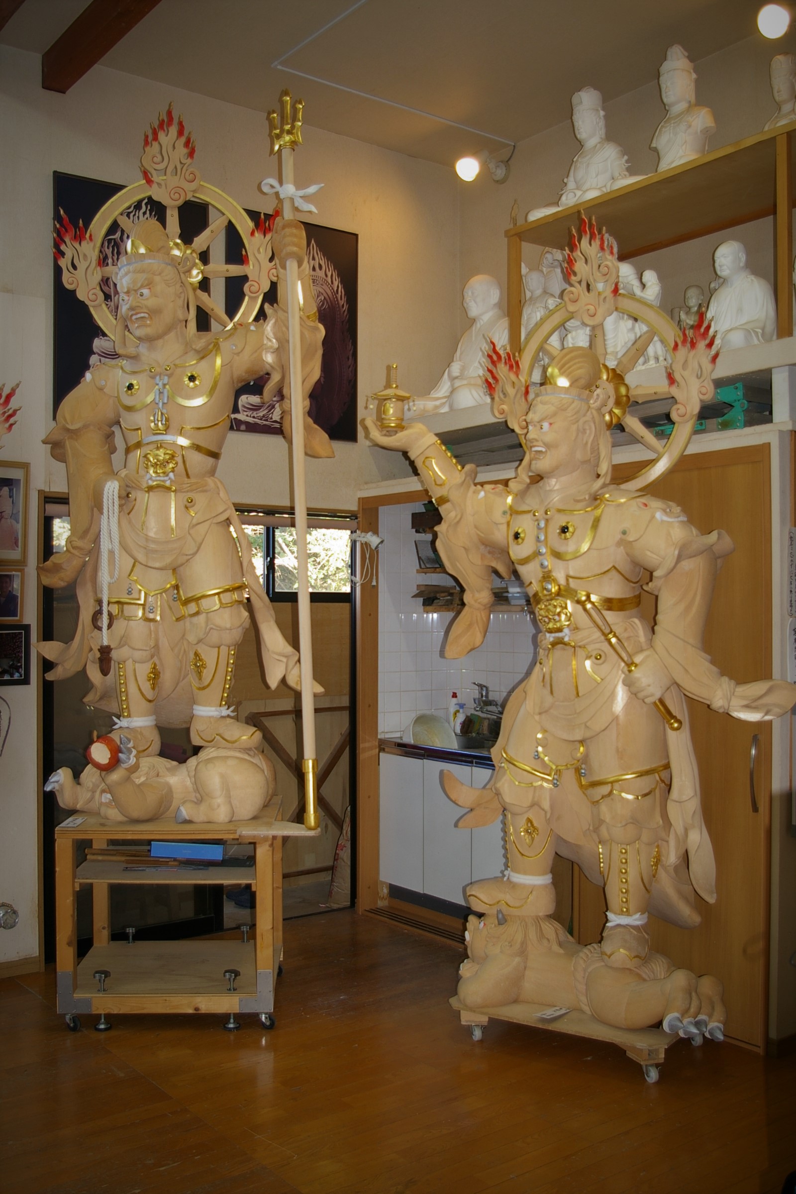 作者 仏師 大森昭夫 様 （四天王のお披露目） - 天然木曽檜、檜風呂