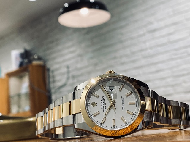 YGにはホワイトが映える 126303 | ロレックス専門店 クォーク心斎橋店