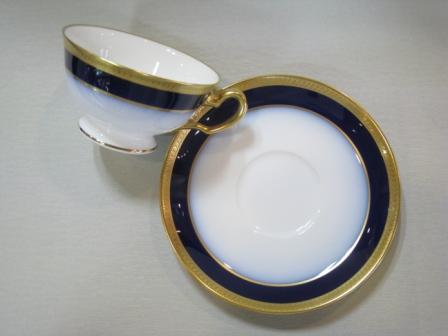 大倉陶園 ルリ片葉金蝕 カップ＆ソーサー - 土岐陶器本店