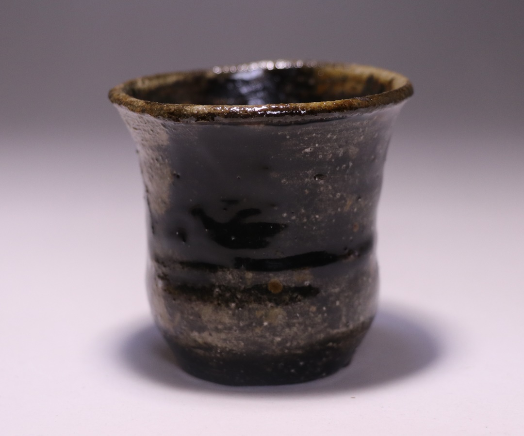 森 一洋 作 「備前引き出し黒ぐいのみ」 ～備前焼専門卸小売店 川口陶