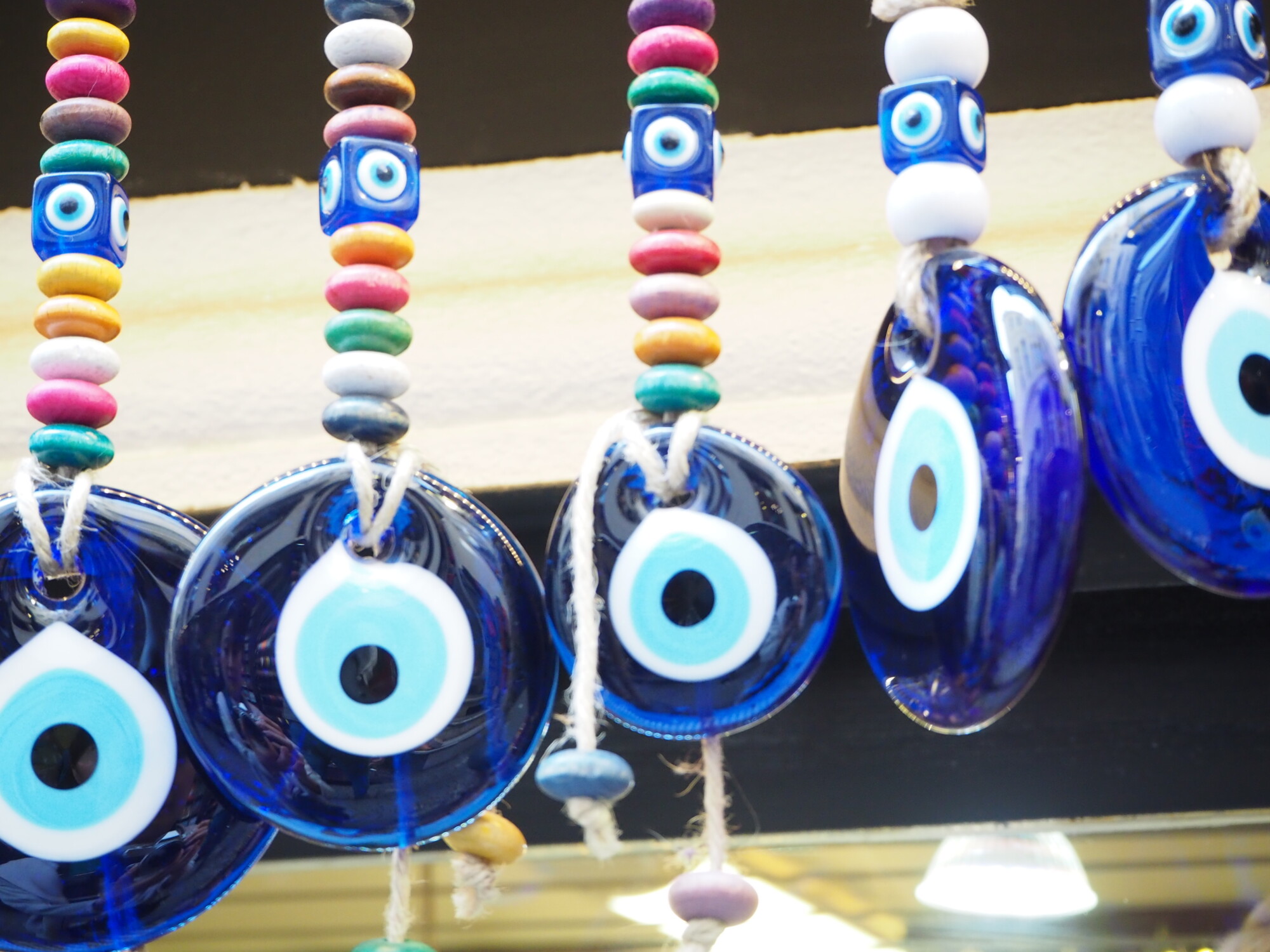 トルコ土産の定番「ナザールボンジュウ」とは？どこで買える