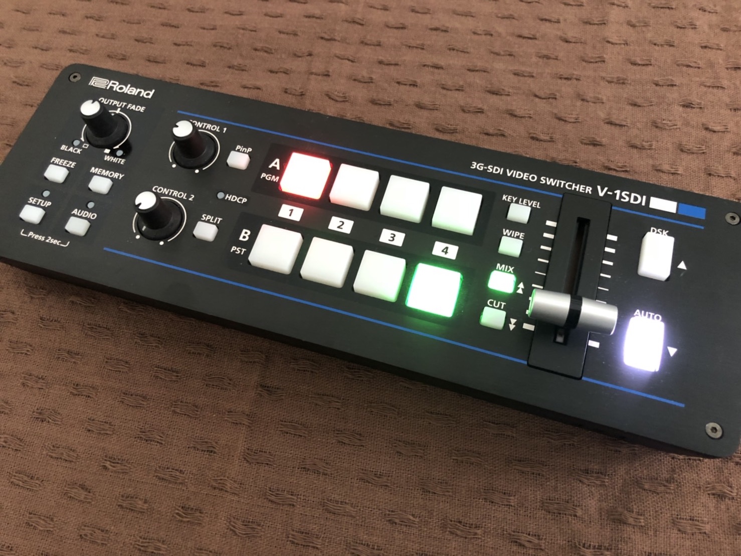 新規導入機材紹介～ローランドのスイッチャー『V-1SDI』 - 株式会社