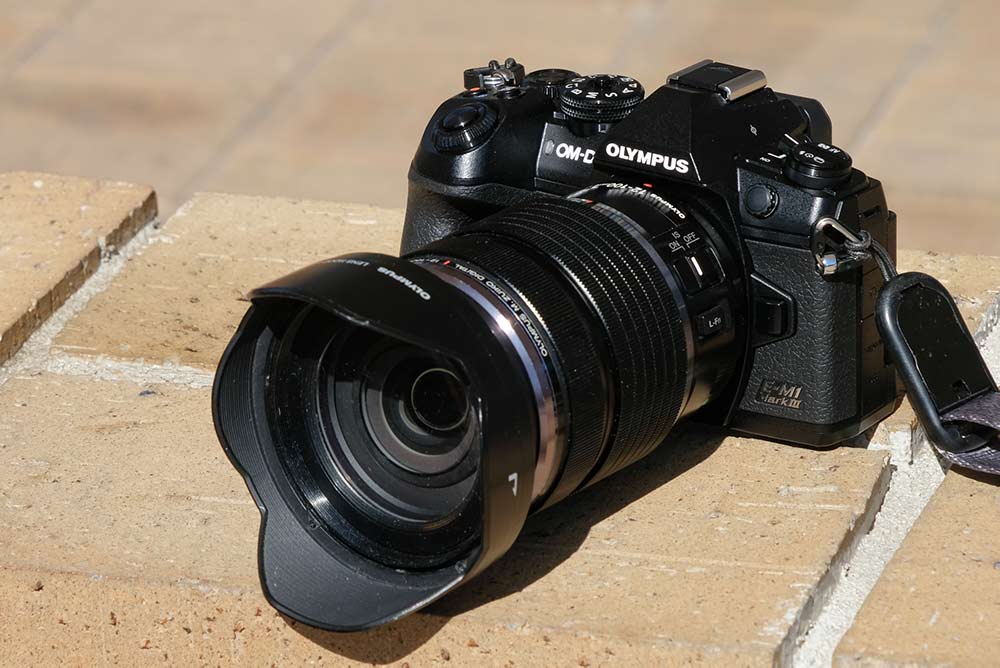 レビュー】あらゆるシチュエーションで仕事をこなす優秀なE-M1 Mark III