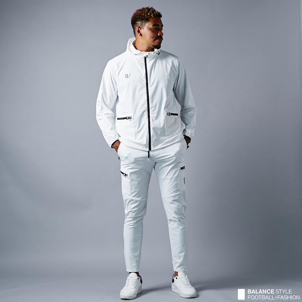 バランススタイルの「B/」から人気シリーズ「4WAY STRETCH」の新カラー登場