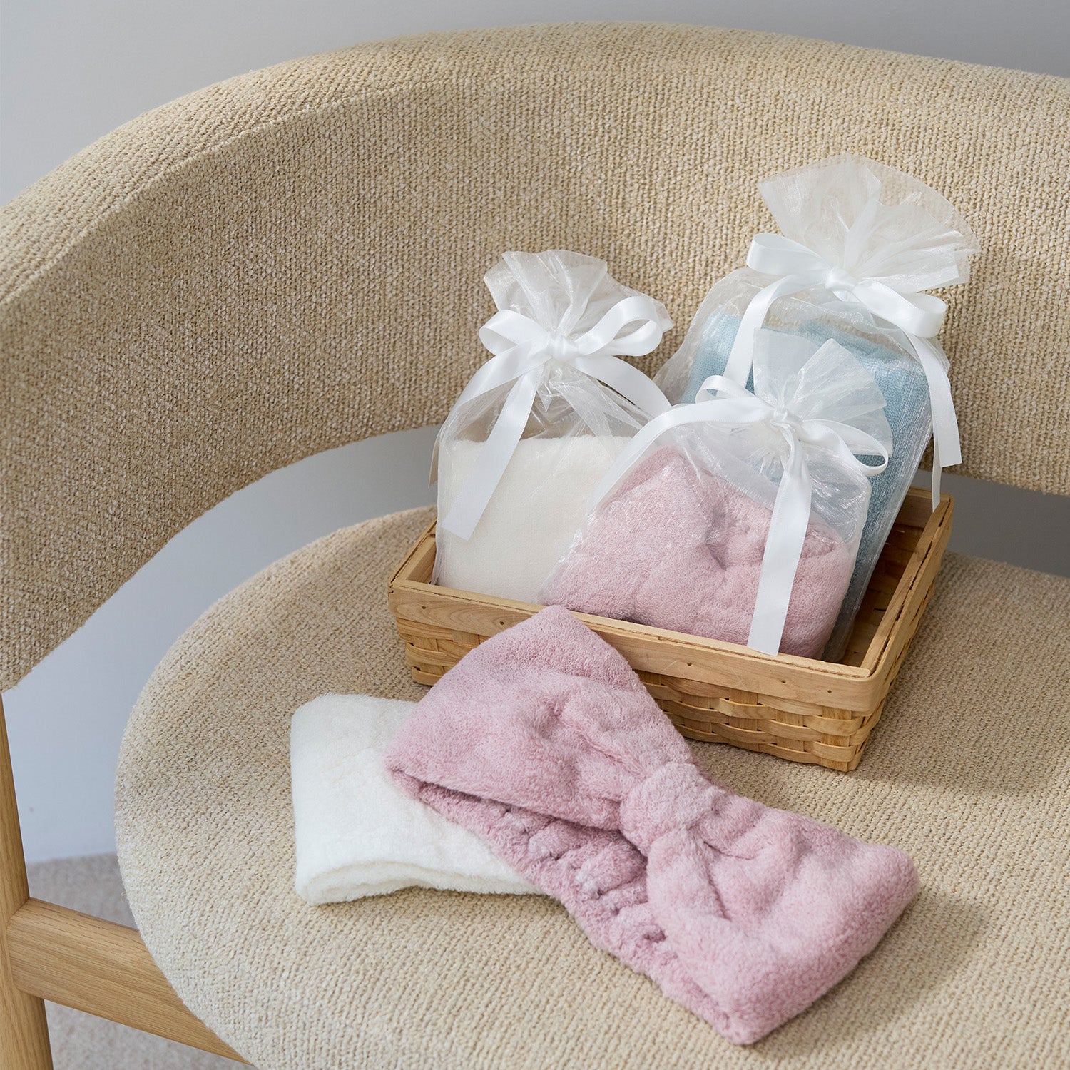 cococi beauty』 アリサ ヘア専用タオル(ギフトポーチ入り) – タオル