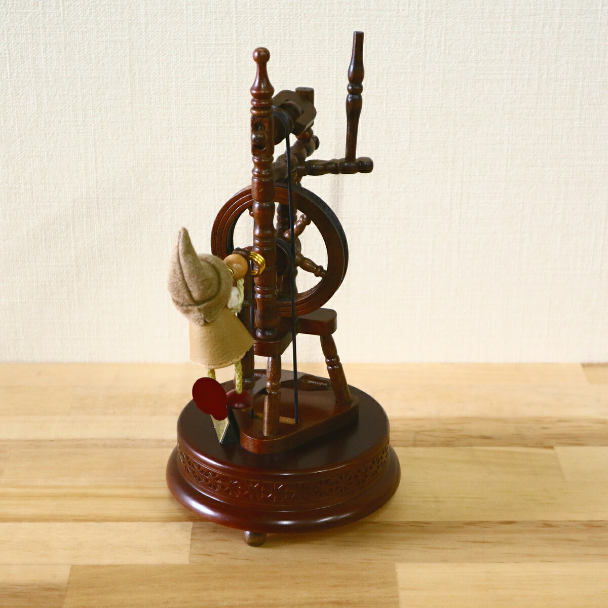楽天市場】木製からくり人形オルゴール糸車(既製品)【オルゴール