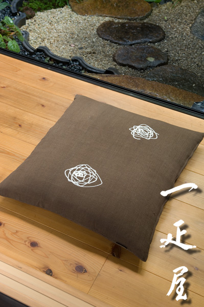 楽天市場】 □座布団カバー 銘仙判・55x59cm : 座布団の一疋屋