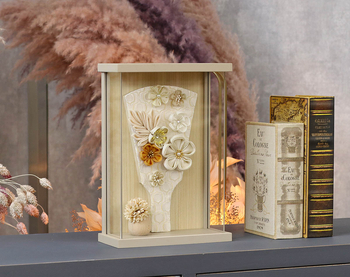 楽天市場】羽子板 初正月 額飾り つまみ細工 羽子板 白/モカ 壁掛け 額