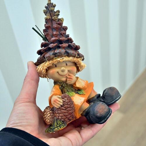 楽天市場】まつぼっくりの妖精置物 かわいい置物 松ぼっくり クルミ