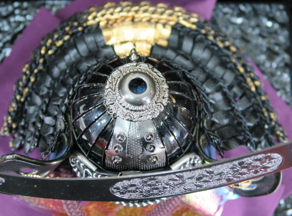 楽天市場】10号兜伊達政宗細川和紙二曲屏風家紋入りセット : 人形の