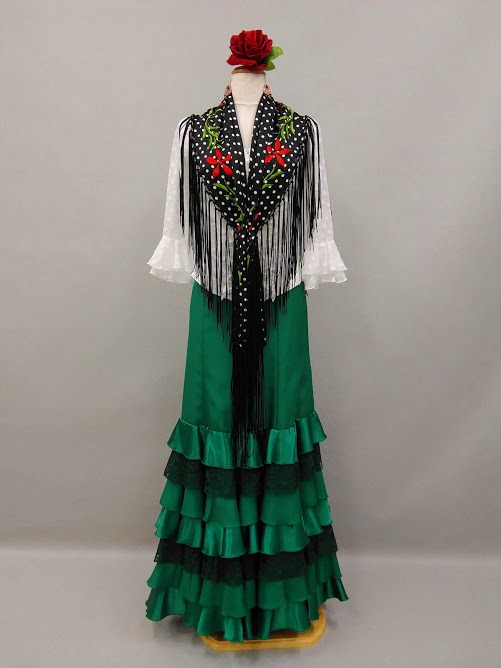 楽天市場】フラメンコ衣装フレコ付きシ−ジョフレコ付きシ−ジョ刺繍