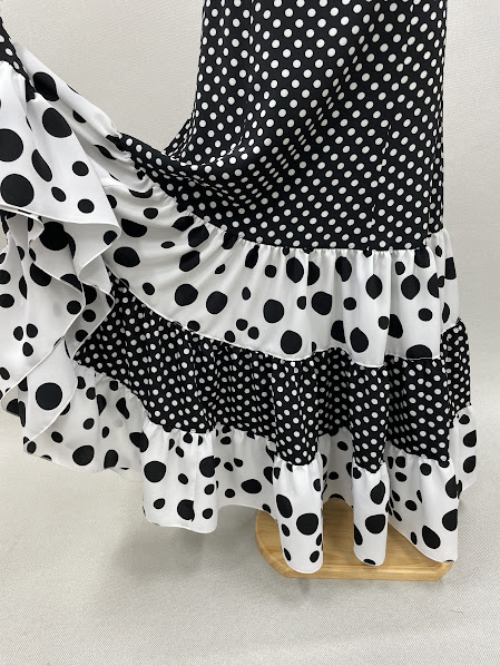 楽天市場】フラメンコ衣装スカート ファルダ黒赤水玉 白黒水玉