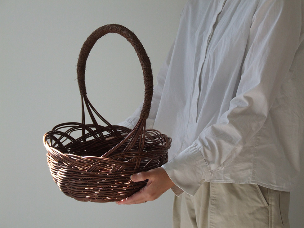 楽天市場】【沖縄県 今帰仁村のわらび細工】わらび 縄巻手付かご 32×28