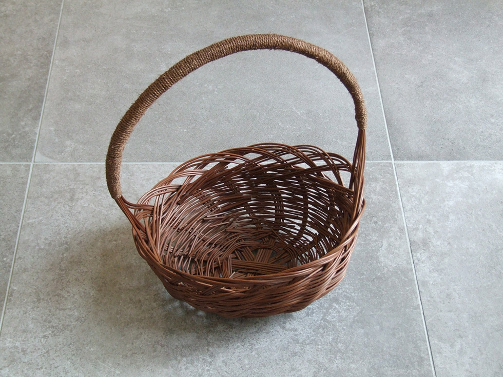 楽天市場】【沖縄県 今帰仁村のわらび細工】わらび 縄巻手付かご 32×28