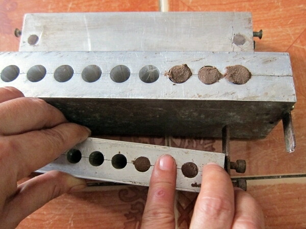 楽天市場】無添加 手作り 高級天然沈香 コーン型 ベトナム産沈香三角お