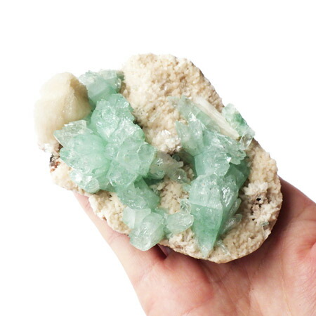 楽天市場】グリーンアポフィライト 原石 インド産 魚眼石 天然石