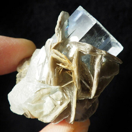 楽天市場】アクアマリン with モスコバイト 結晶 原石 パキスタン産