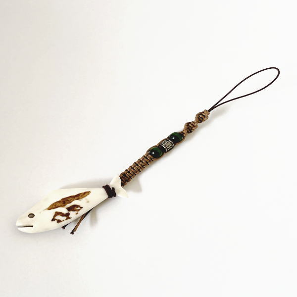 楽天市場】えぞしかの角で作られた 鹿角ストラップ さかなデザイン 鹿