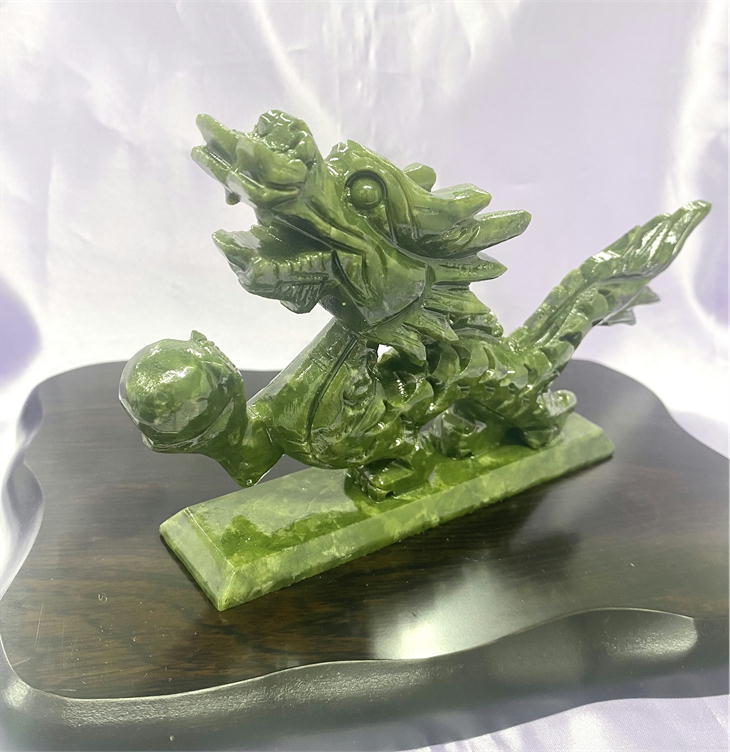 楽天市場】翡翠 吉祥龍神 台座付き ジェダイト 彫刻 インテリア 置き物