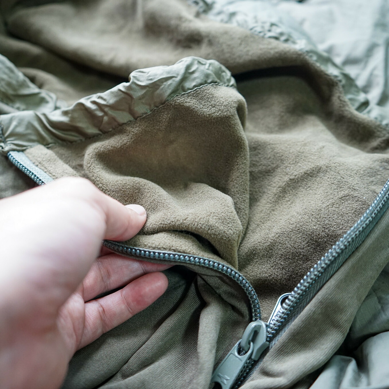 楽天市場】カリンシア 寝袋用インナー Grizzly オリーブ色 : アキタニア