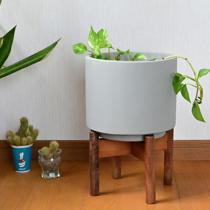 アイズピリホワイトセメント製装飾プランター アイズピリホワイト